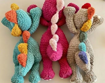 Padrão de crochê para boneca de pano de dinossauro em PDF, download de amigurumi de bichinho de pelúcia sonolento