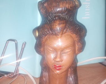 Lámpara de mesa figurativa de cerámica de mujer africana, busto de cabeza de hula de mujer exótica hawaiana vintage única de mediados de siglo de los años 50, kitsch coleccionable retro