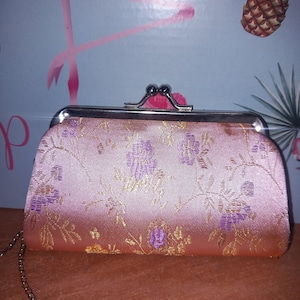 Vintage bordado floral monedero monedero con cadena rosa beso bloqueo pequeño regalo para su retro romántico kitsch bolso lápiz labial espejo