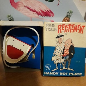 Vintage Novelty Gag Gift For Your Retirement Handy Hot Plate Franco American novelty 1972  retro kitsch funny prank party gift
