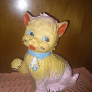Vintage Rubber Toy Squeaky Cat Kitten Toy Squeeze  Collectible vintage retro kitsch 70's toy doll