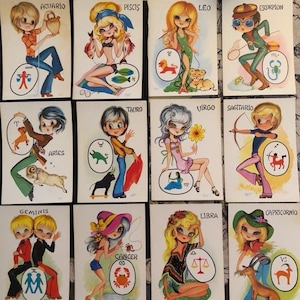 Cartoline d'epoca Segno zodiacale Oroscopo Leone Vergine Pesci Capricorno Bella ragazza dagli occhi grandi Ragazza mod Kitsch retrò Anni '70 Biglietto d'auguri non spedito