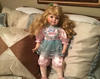 William Tung Francine, pequeña compañera de 20 pulgadas