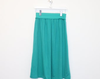 Vintage Unbranded skirt in green. Best fits XS