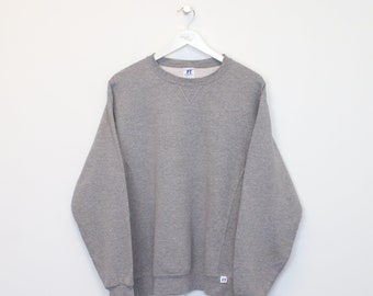 Vintage Russell Athletic sweatshirt in grey. Best fits M