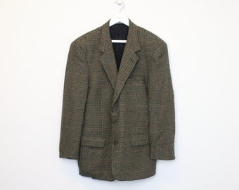 Vintage Burberry Harris Tweed jacket in brown. Best fits 46R