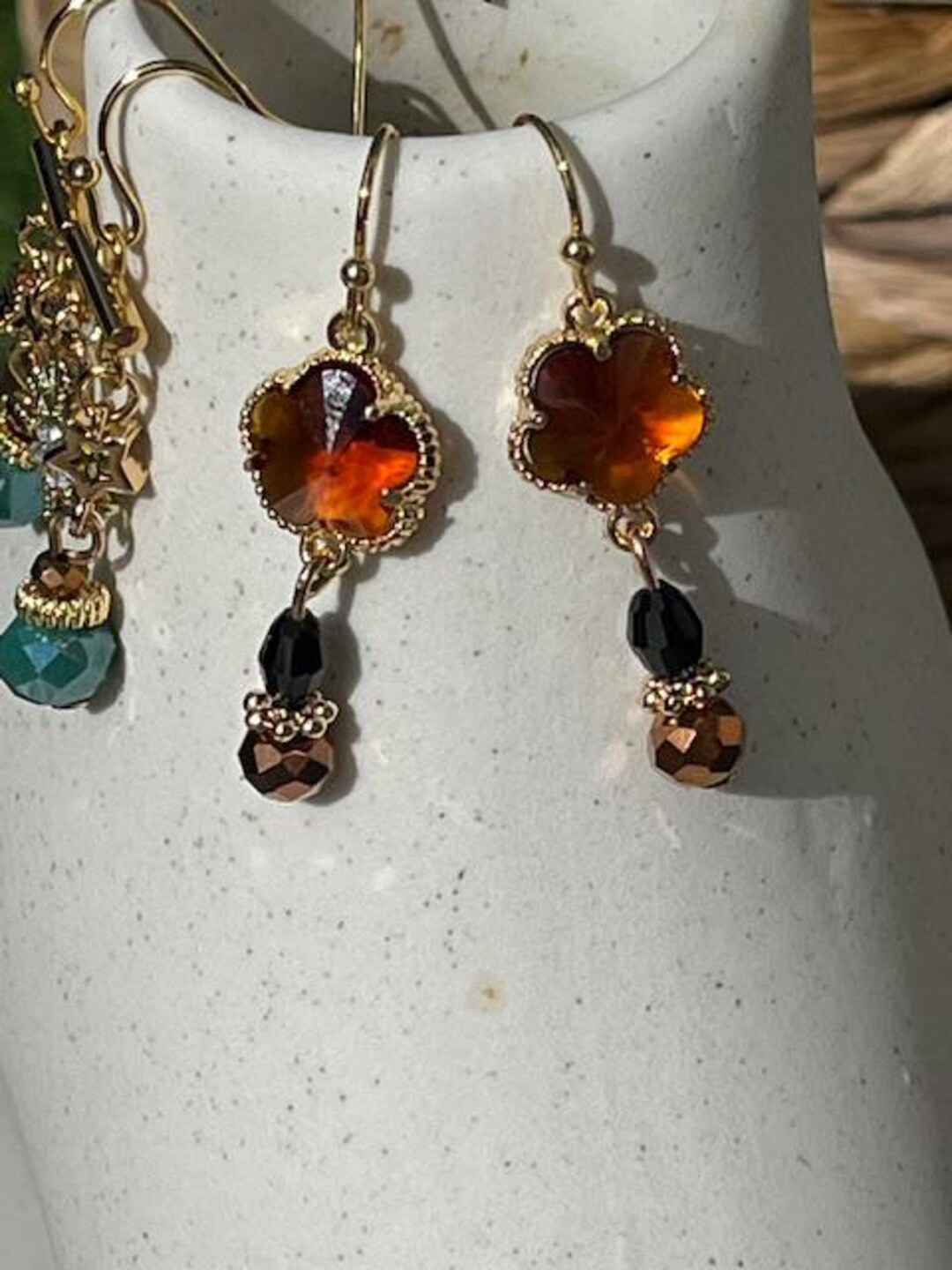 Boucles D'oreilles Anciennes En Ambre Baltique Et Jade, Plaqué Or - Occasion, Style Pendantes Dormeuses