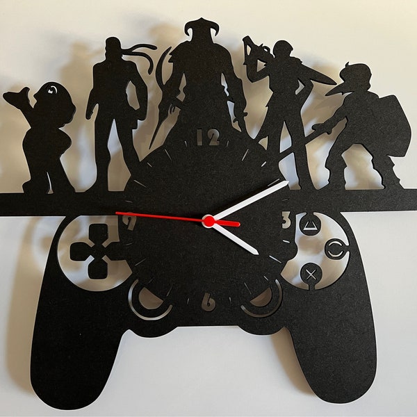 Gaming Wanduhr Geschenk für Gamer Holz Deko Zimmer Wand Zocker Uhrwerk Controller Figuren Wunschname möglich