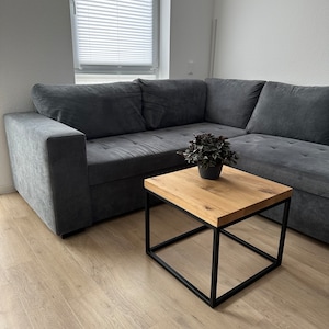 Cube coffee table made of solid oak and steel