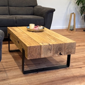 Mesa de centro con viga de roble macizo – Mesa de salón industrial de roble y acero – Mesa auxiliar / Mesa de centro tipo loft – Muebles hechos a mano