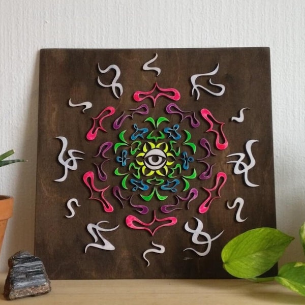 Buntes Blumenwesen Mandala | Trippy | Psychedelic | UV | Holz | Unikat