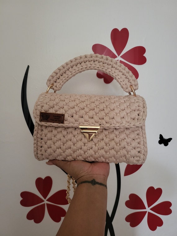 Purse, hand woven bag, crochet bag, fashion bag, t-shirt yarn bag, croosbody bag, gold chain bag, bolso tejido, black hand bag, cotton yarn