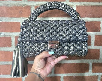 Purse, hand woven bag, crochet bag, fashion bag, t-shirt  metallic yarn, shiny croosbody bag, gold chain bag, bolso tejido, christmas gift