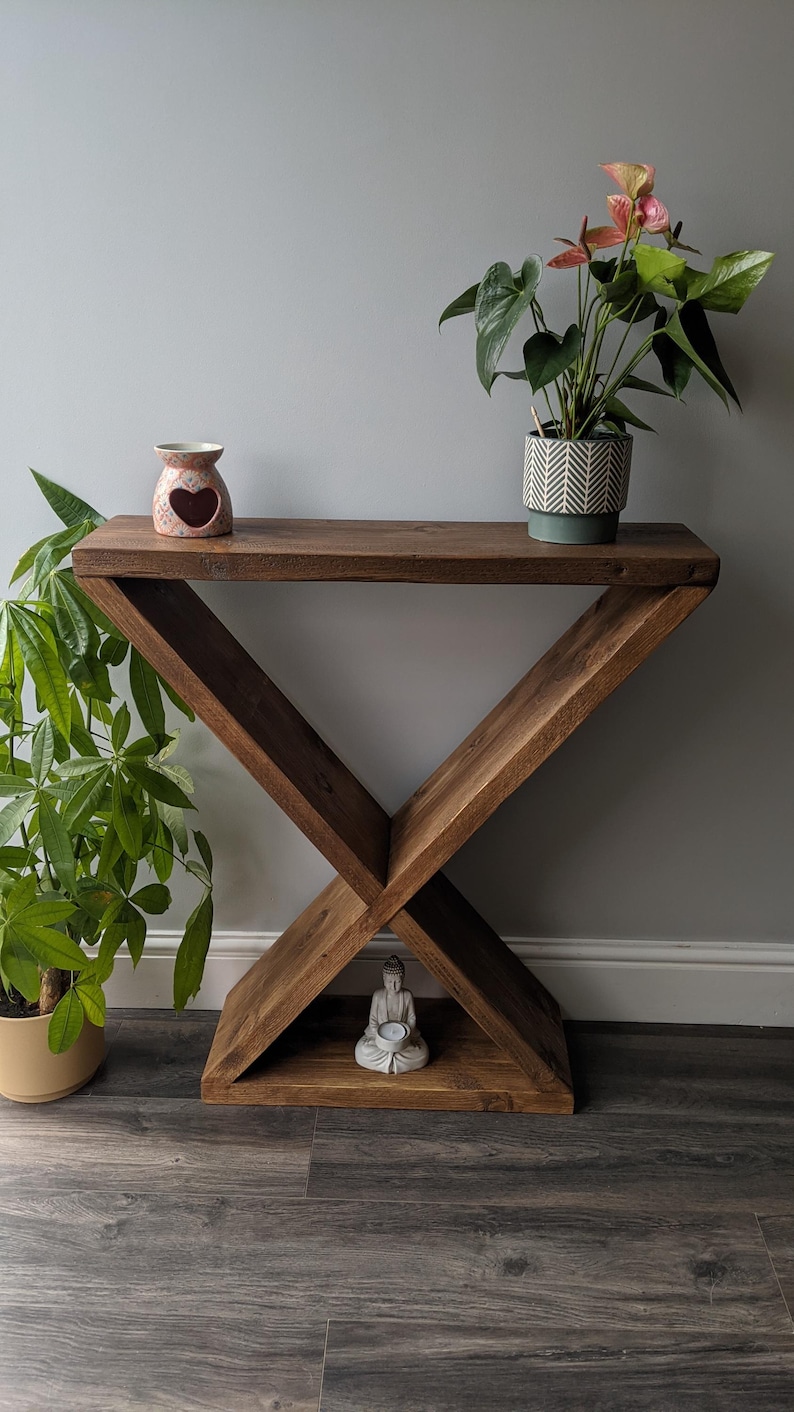 Puede incluir: Un juego de tres tazas de cer&aacute;mica con un acabado moteado y mate. Las tazas son de color crema, gris claro y gris oscuro. Cada taza tiene un dise&ntilde;o simple y minimalista.