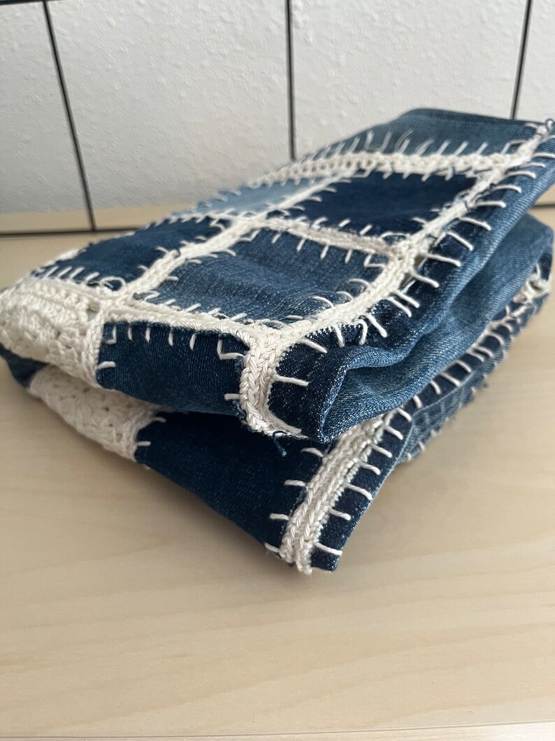 Shopper van gerecyclede jeans met gehaakte accenten afbeelding 9