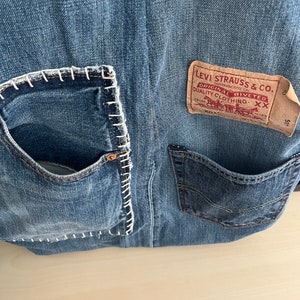 Shopper van gerecyclede jeans met gehaakte accenten afbeelding 3