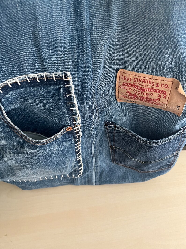 Shopper van gerecyclede jeans met gehaakte accenten afbeelding 3