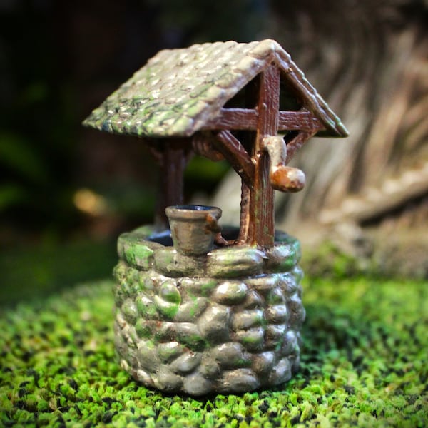 Miniature Wishing Well (downloadable .stl file)