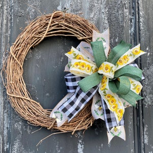 Bumble Bee with Daisies and Black Buffalo Plaid Bow~Farmhouse Bow~Mailbox, Lantern, Banister, Wreath, Decor Bow~ Every day, Spring, Summer