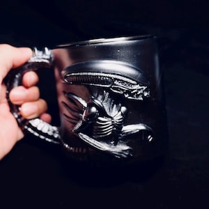 Tazza in acciaio inossidabile con alieno Xenomorfo, regalo di compleanno per gli appassionati di film horror e fantascientifici