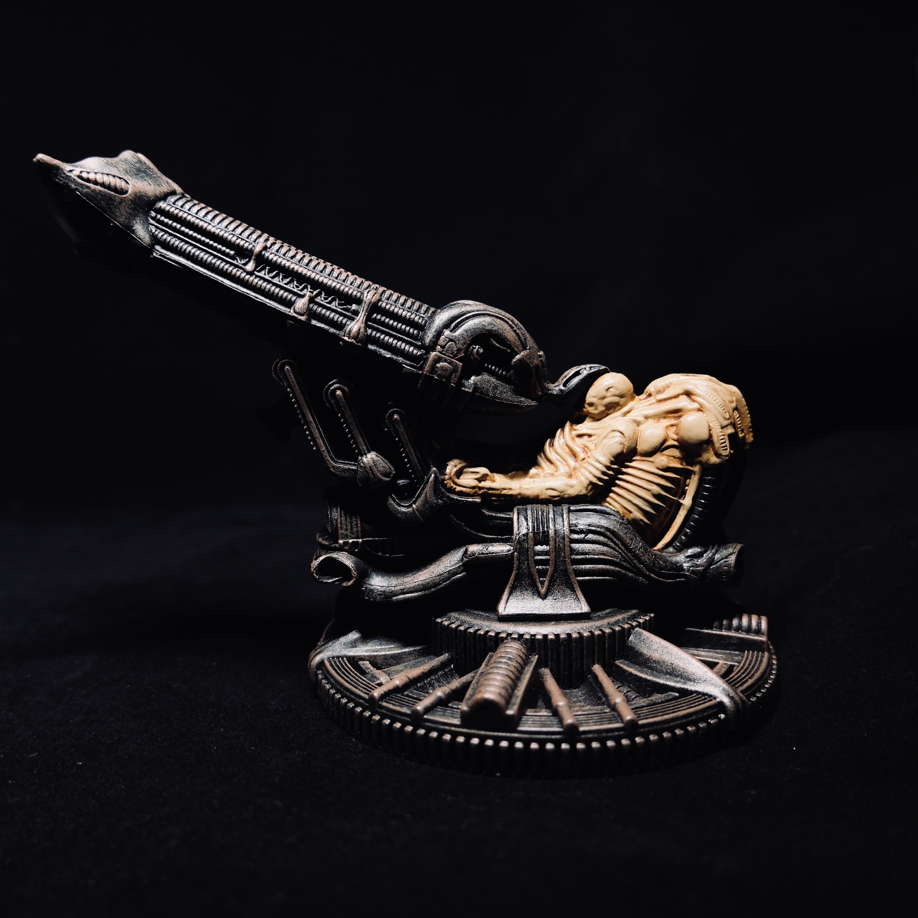 Alien Engineer Pilot Resin Statue, Space Jockey, Prometheus, Gift for Alien Xenomorph Fans, Sci-Fi fans Gift