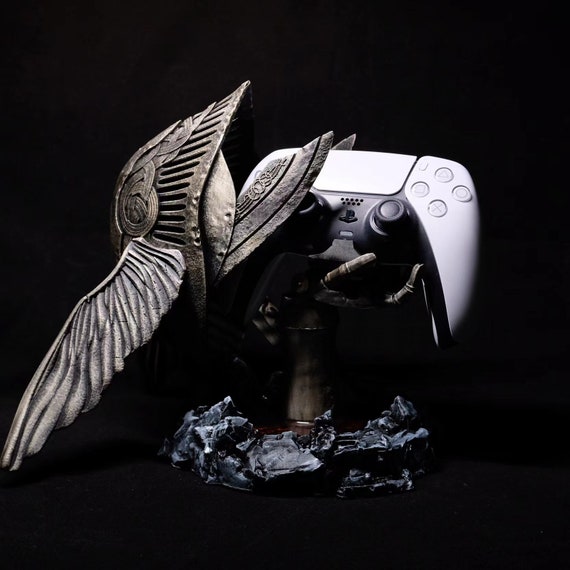 Malenia Blade of Miquella Helmet Statue Gaming Controller 