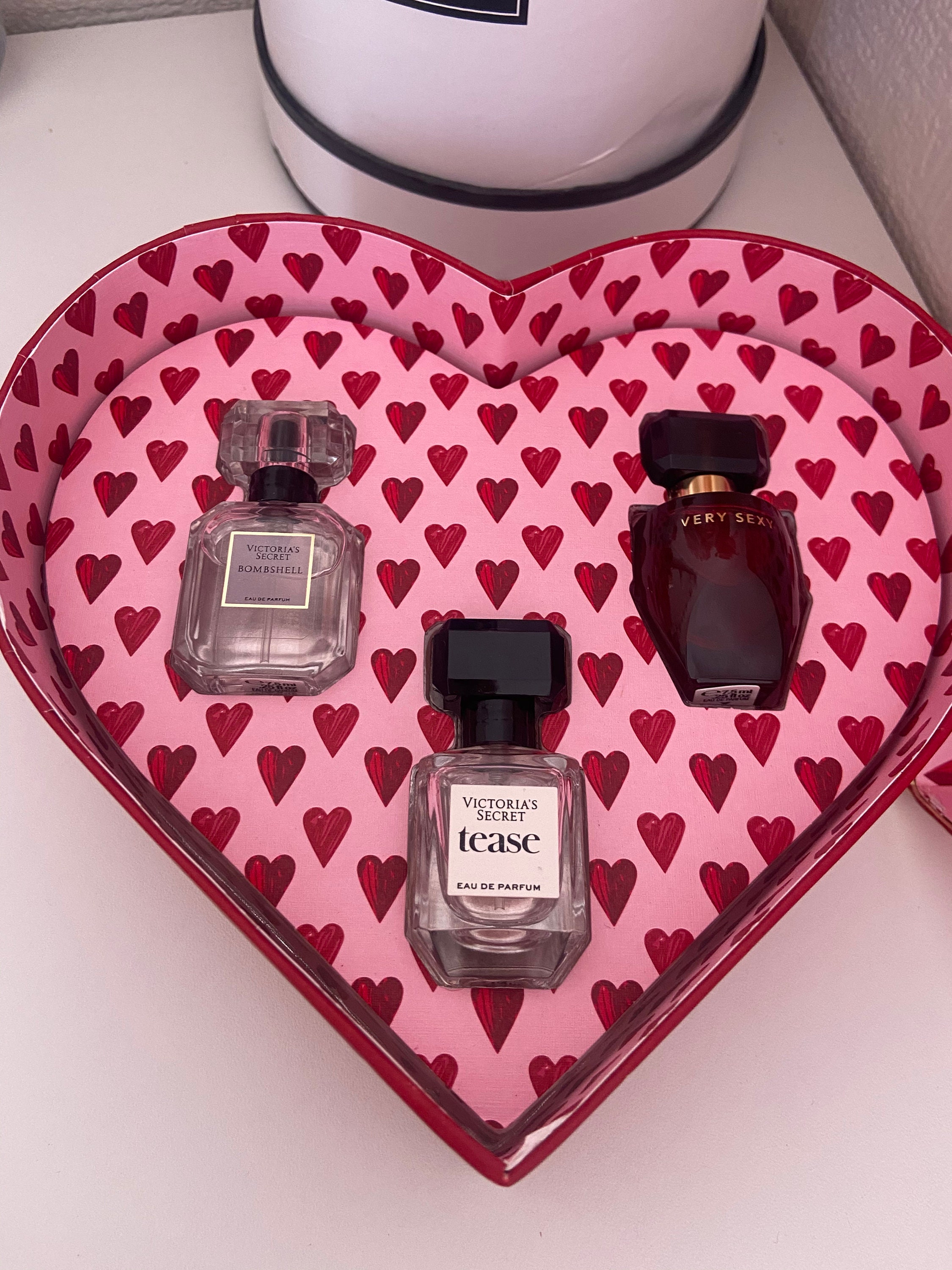 Victoria's Secret シークレットチャーム 3本セット Victoria's Secret シークレットチャーム 3本セット 2025年最新