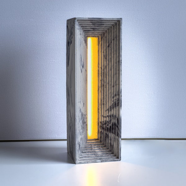 Lampe de table en béton marbré / Personnalisée / Veilleuse LED ciment / Décoration d'intérieur en béton / Lampe design industriel / Cadeau de luxe pour lui