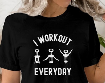 Wein Trinker T-Shirt, lustiges Wein Shirt, Frauen V-Ausschnitt Shirt, Mama TShirt, Wein Liebhaber T-Shirt, lustiges Zitat Shirt, Muttertag Geschenk Mama, ich Workout