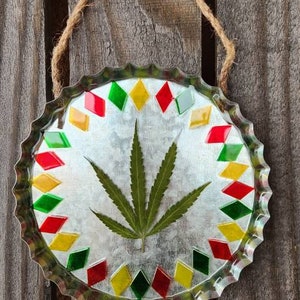 Cannibas Leaf Wall Hanging - Dried Marijuana Leaf
