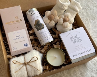 New Mom and Baby Gift Box - Care set for Women After Birth Giving, Baby Girl, Babyshower Gift Basket, Postpartum Recovery, Newborn Gift Box