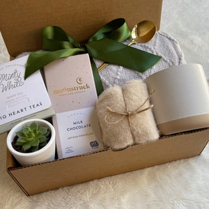 Cozy Gift Box for Her, Self Care Gift Box, Mothers Day Gift Set For Her Mom, Miss You Box, Sending a Hug, Gift for Colleagues, Cute Gift Box