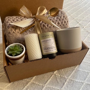 Personalized Gift Box with Blanket - Gifts for Her, Thank you gift for Friend, Gift box for her, Thank you gift teacher, Coworker, Promotion