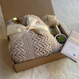 Classy Gift Box for Women - Cozy Gift Box with Blanket, Socks, Candle - Self Care Gift Box, Care Package, Gifts for Her for Any Occasion