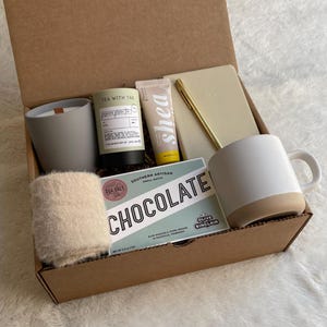 Cozy Gift Box for Her, Self Care Gift Box, Mothers Day Gift Set For Her Mom, Miss You Box, Sending a Hug, Gift for Colleagues, Cute Gift Box