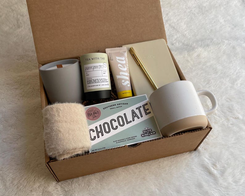 Cozy Gift Box for Her, Self Care Gift Box, Mothers Day Gift Set For Her Mom, Miss You Box, Sending a Hug, Gift for Colleagues, Cute Gift Box