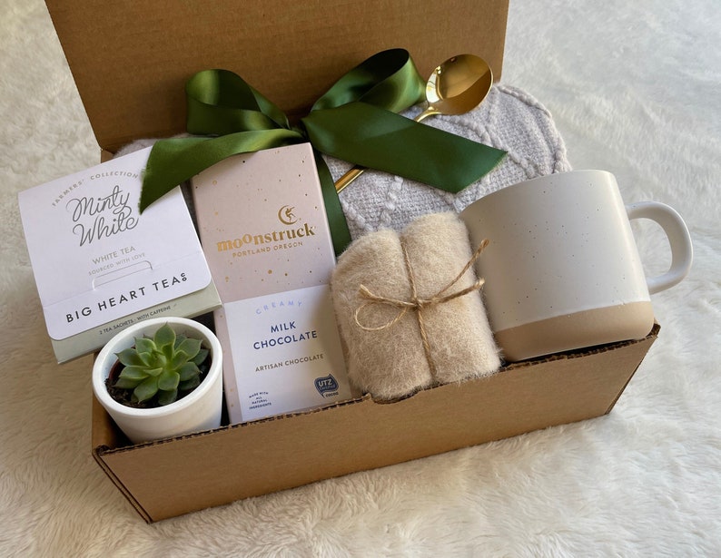 Cozy Gift Box for Her, Self Care Gift Box, Mothers Day Gift Set For Her Mom, Miss You Box, Sending a Hug, Gift for Colleagues, Cute Gift Box