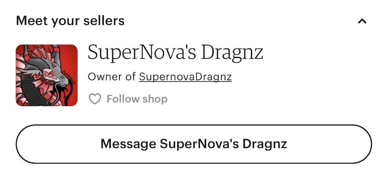 Puede incluir: Una ilustraci&oacute;n de un drag&oacute;n rojo y negro sobre un fondo rojo. El texto "SuperNova's Dragnz" se muestra encima de la imagen. El texto "Owner of SupernovaDragnz" se muestra debajo de la imagen. Un icono de coraz&oacute;n y el texto "Follow shop" se muestran debajo del texto "Owner of SupernovaDragnz". Un bot&oacute;n con el texto "Message SuperNova's Dragnz" se muestra debajo de la imagen.