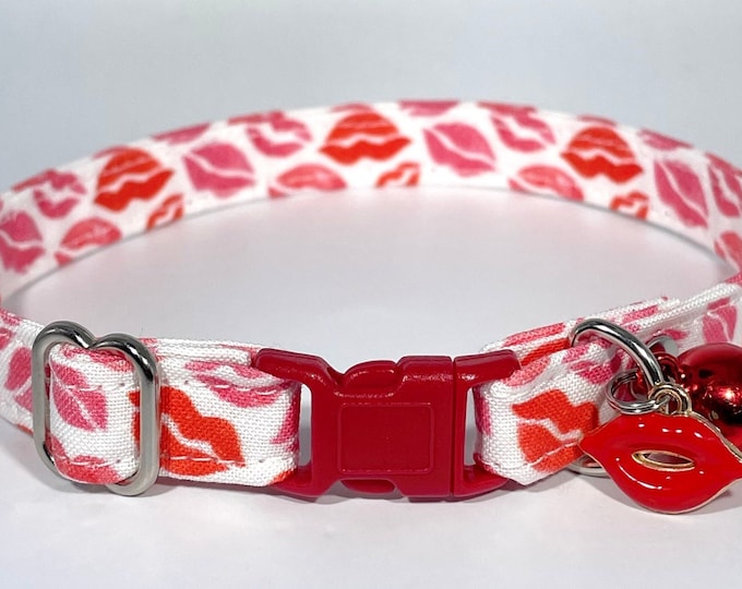 Cat Collar- "Kisses” Adjustable Breakaway Collar
