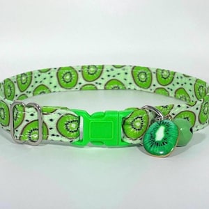 Collar para gato - Collar ajustable de seguridad con cierre de liberación rápida "Kiwi Fruit", kiwis, verano, tropical, frutal, playa, vibrante, brillante, verde
