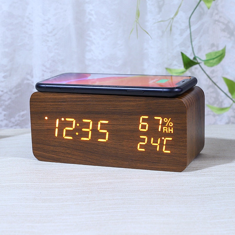 Personalisierte Digitale Uhr aus Holz, Holzwecker, Tisch oder