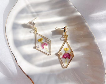 Resin Covered Dancing Flower Earrings, Fairy Earrings with 14k Gold Plated Star Shaped Earring Studs, Preseed Flower Earrings, Ballerina