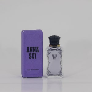 Anna sui baby doll perfume top