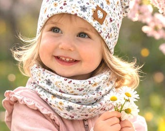 Frühlings Set für Mädchen – Beanie & Loop Schal mit zartem Blumenmuster – Kinder Mütze mit Floral Print