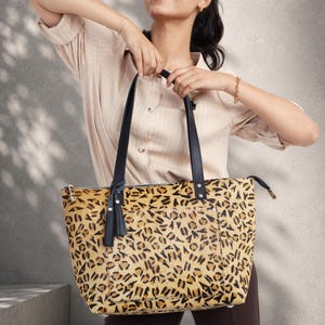 Sac à Langer en Cuir Léopard – Sac Bébé Hairon pour Mamans Élégantes (Personnalisé) image 1