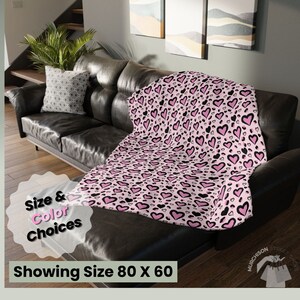 Literie léopard rose Décoration coeurs léopard rose Couverture personnalisable Couverture grand format Couverture confortable Couverture rose minky adulte Cadeau Saint-Valentin