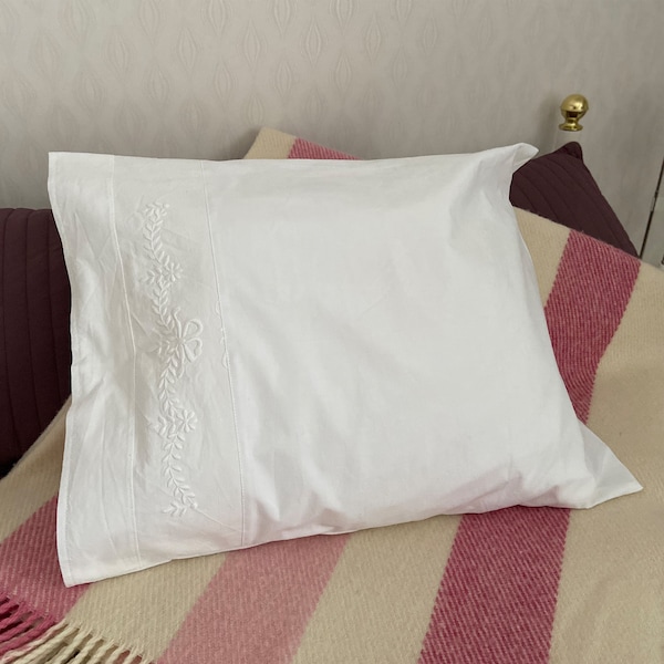 Cotton Pillow Case with Texture Embroidery, Envelope Styled Pillow Cover, Soft Bed Linen Pillow Case, Luxury Beddings, White Pillow Shams
