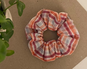 Upcycled Checked Cotton Scrunchie, Soft Cotton Scrunchy, Sustainable Hair Rubber, Washable Hair Band, Ethically hand-made, Boho Accessoar