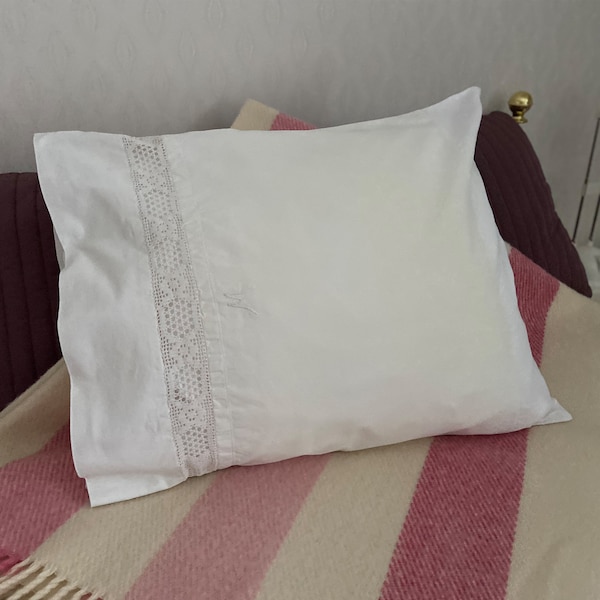 Pillow Case with Lace Boarder, Envelope Styled Pillow Cover in Cotton, Soft Bed Linen Pillow Case, Luxury Beddings, White Pillow Shams