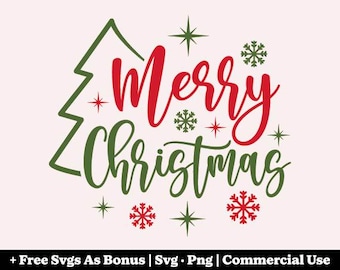 Może przedstawiać: Świąteczny projekt z napisem "Merry Christmas" w czerwonym i zielonym skrypcie. Zielona choinka i płatki śniegu otaczają tekst. Gwiazdy i płatki śniegu dopełniają świąteczny motyw.